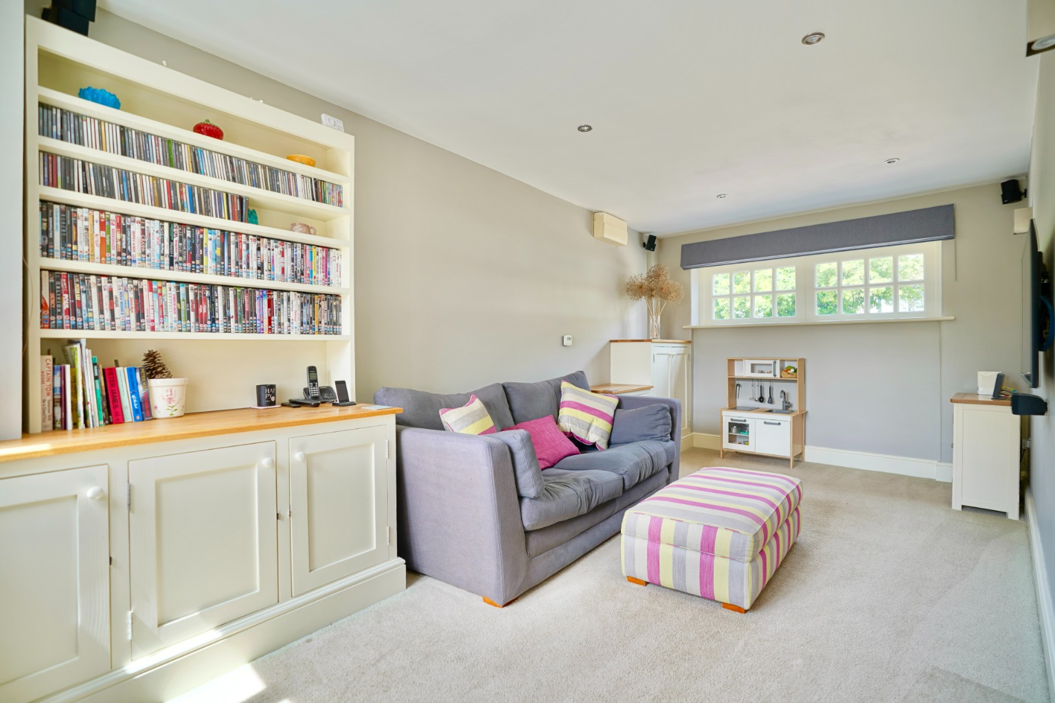 4 bed detached house for sale in The Bumbles, Huntingdon 8