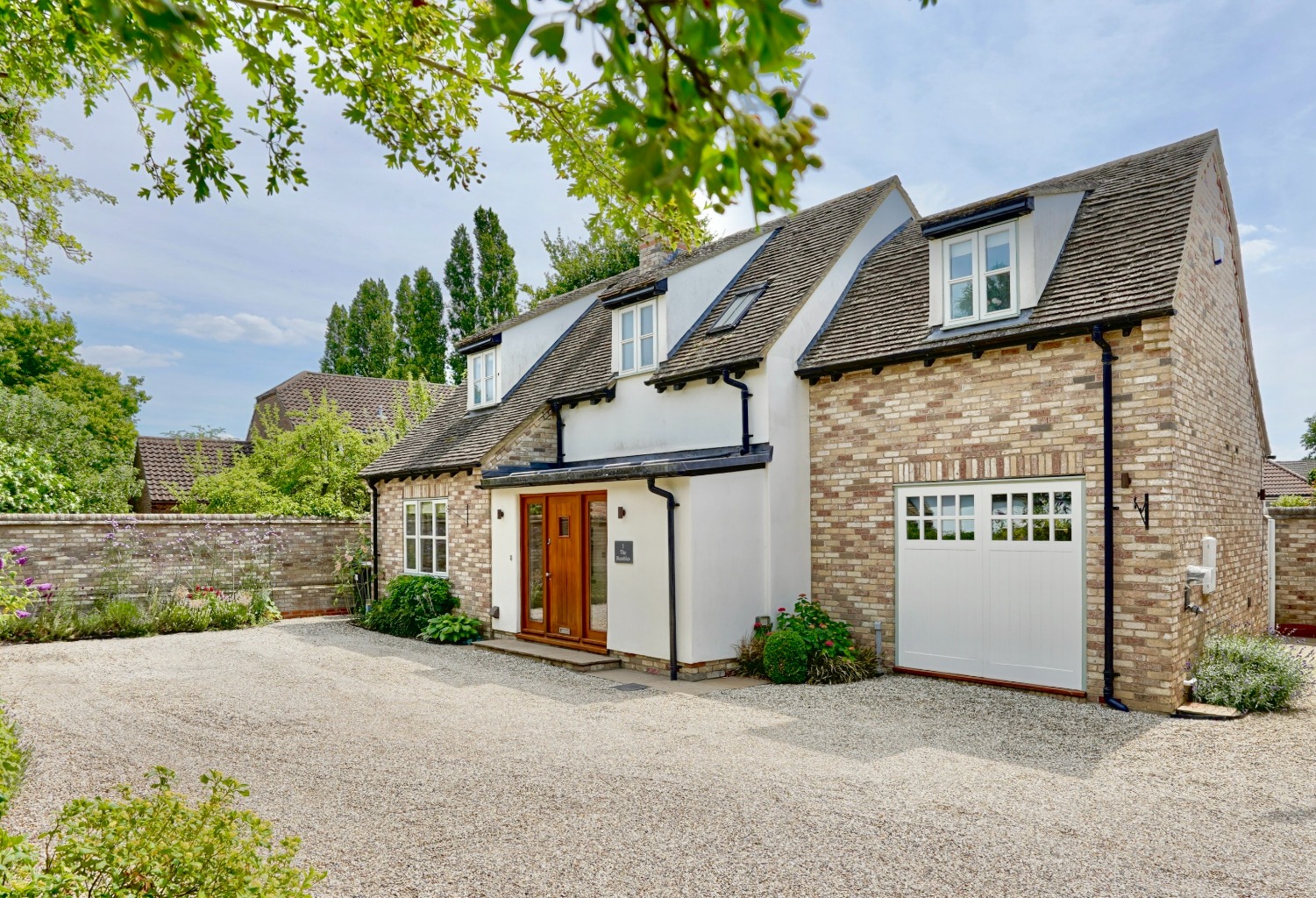 4 bed detached house for sale in The Bumbles, Huntingdon  - Property Image 4