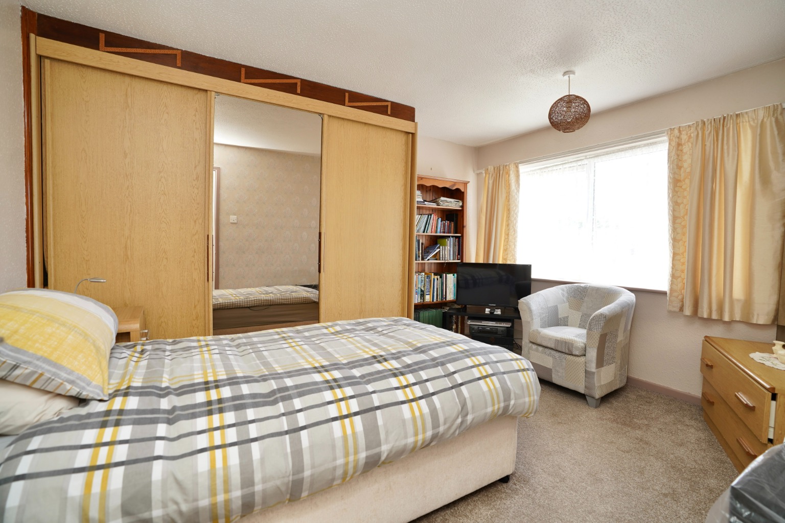 3 bed semi-detached house for sale in Hardy Close, Huntingdon  - Property Image 11