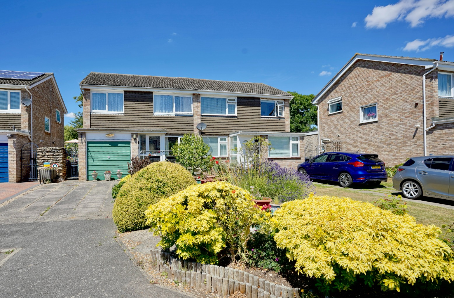 3 bed semi-detached house for sale in Hardy Close, Huntingdon - Property Image 1