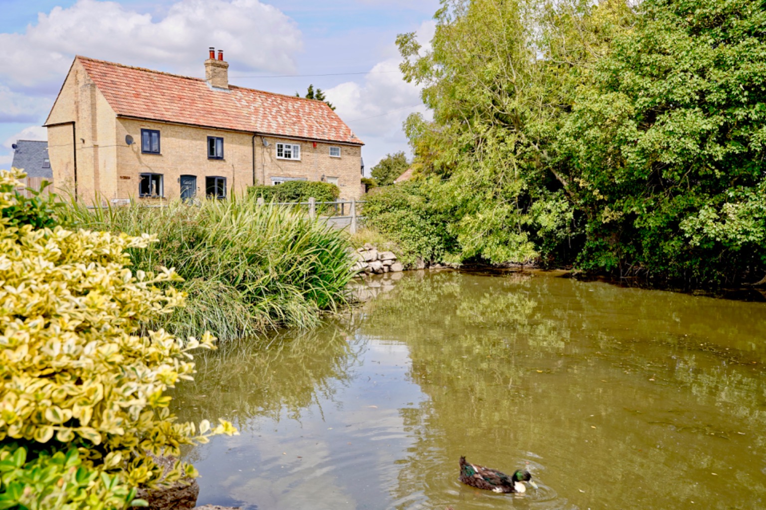3 bed semi-detached house for sale in Warboys Road, Huntingdon - Property Image 1