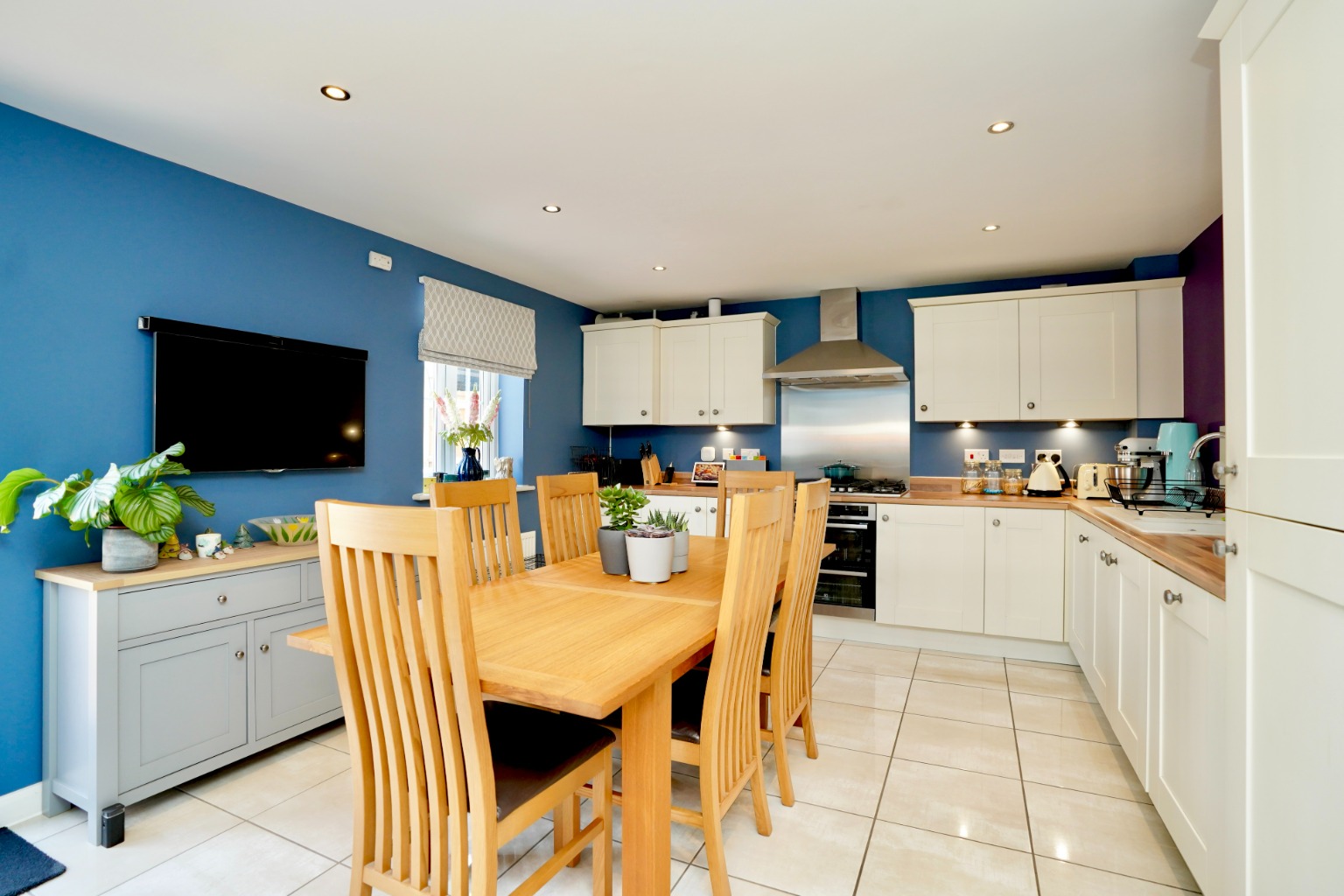 4 bed detached house for sale in Trinity Way, Cambridge  - Property Image 3