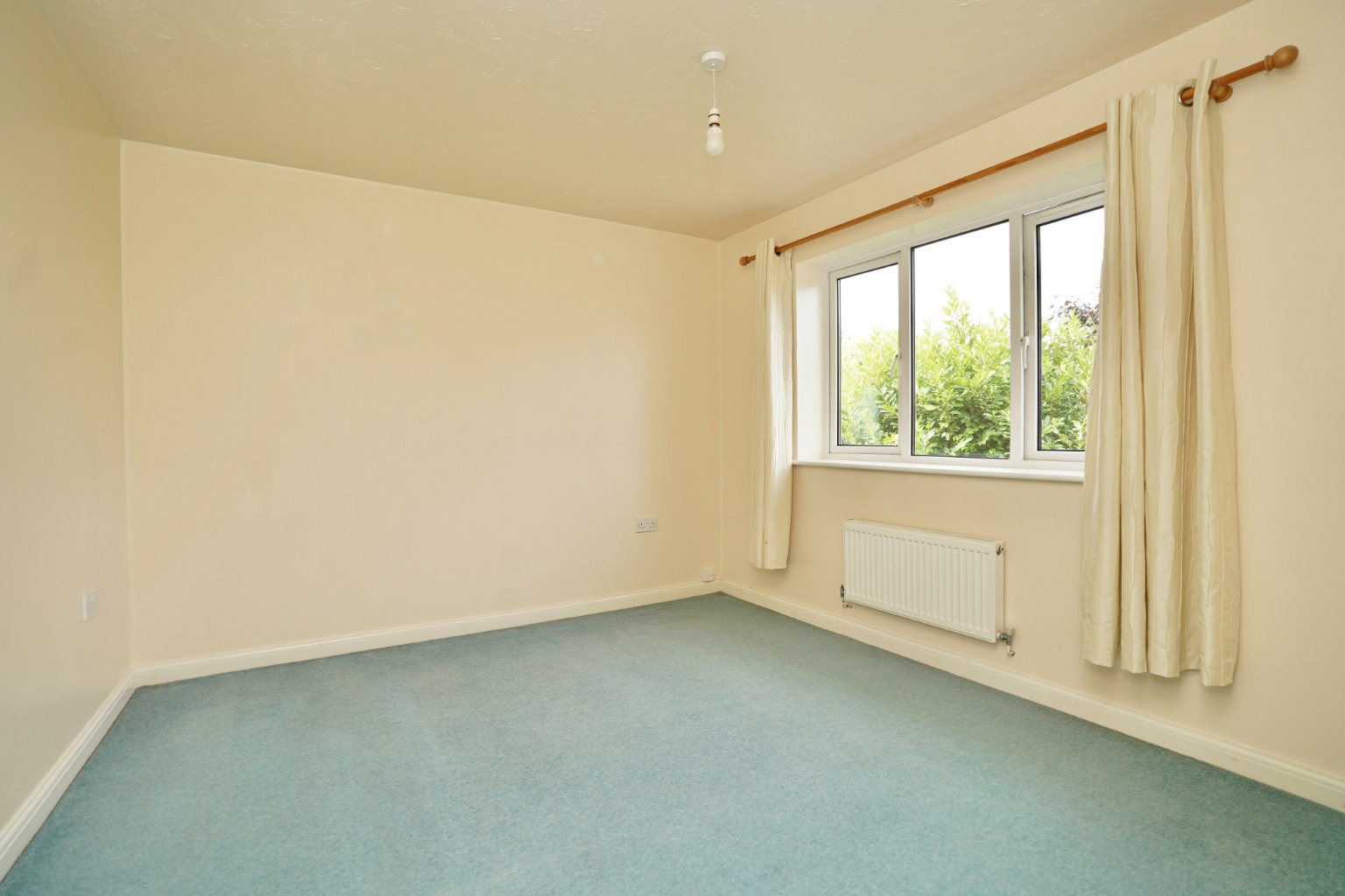 3 bed detached house for sale in Laws Crescent, Huntingdon  - Property Image 9