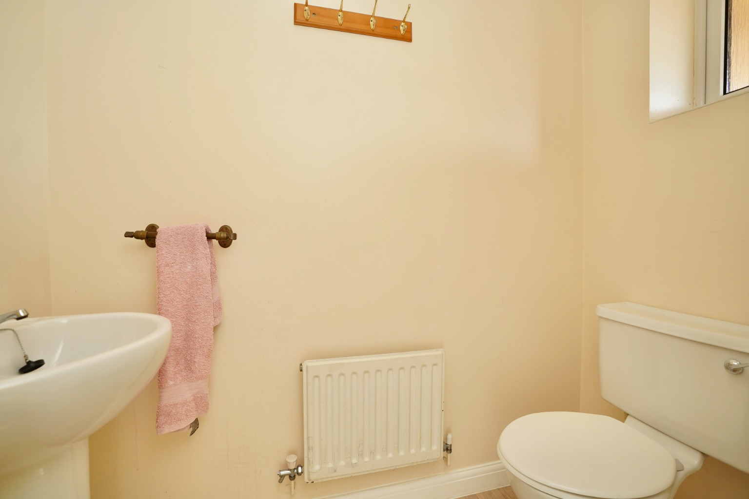 3 bed detached house for sale in Laws Crescent, Huntingdon  - Property Image 6