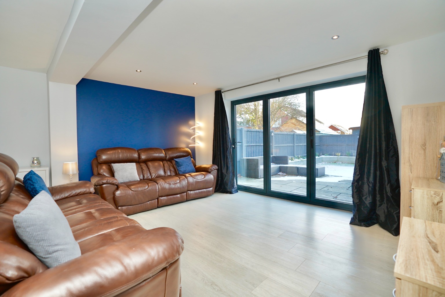 3 bed semi-detached house for sale in Ash End, Huntingdon 1