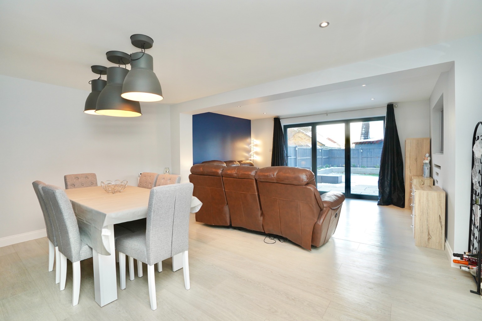 3 bed semi-detached house for sale in Ash End, Huntingdon 4