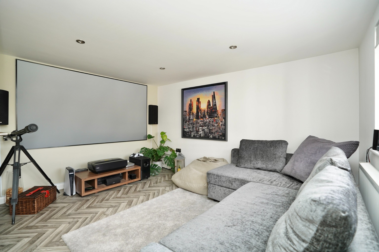 4 bed detached house for sale in Robert Avenue, Huntingdon  - Property Image 3