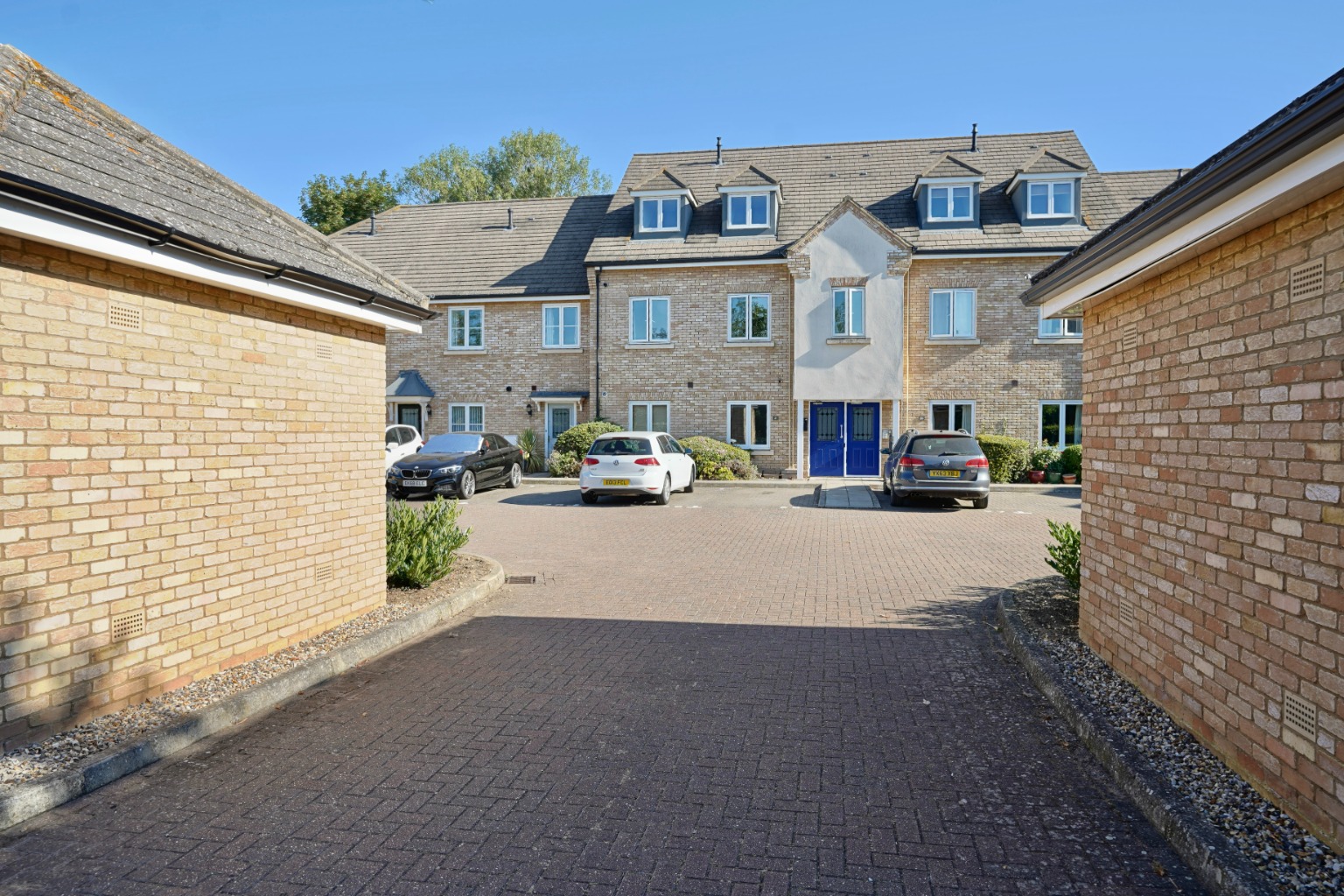 1 bed ground floor flat for sale in Leas Close, St. Ives 10