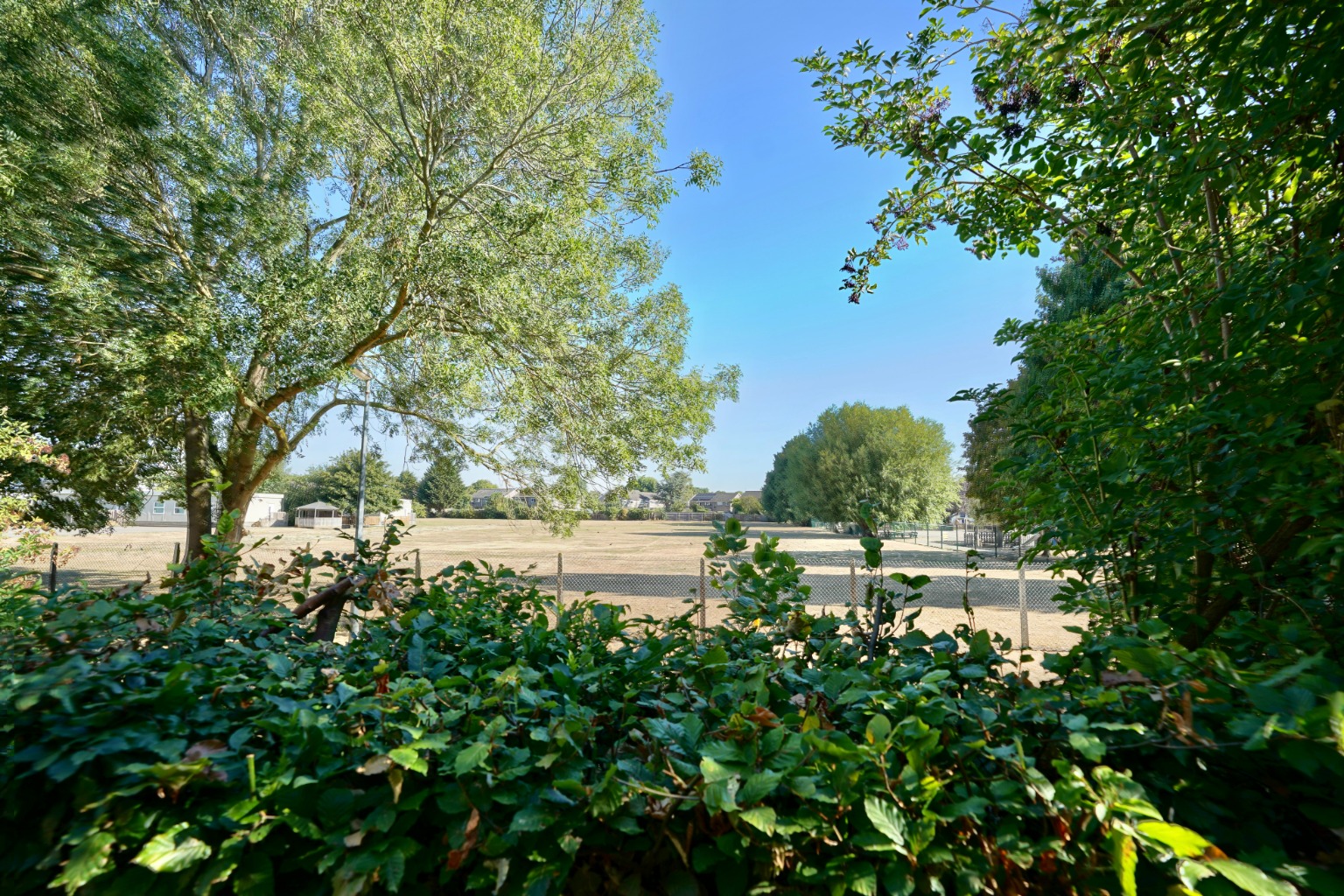 1 bed ground floor flat for sale in Leas Close, St. Ives 9