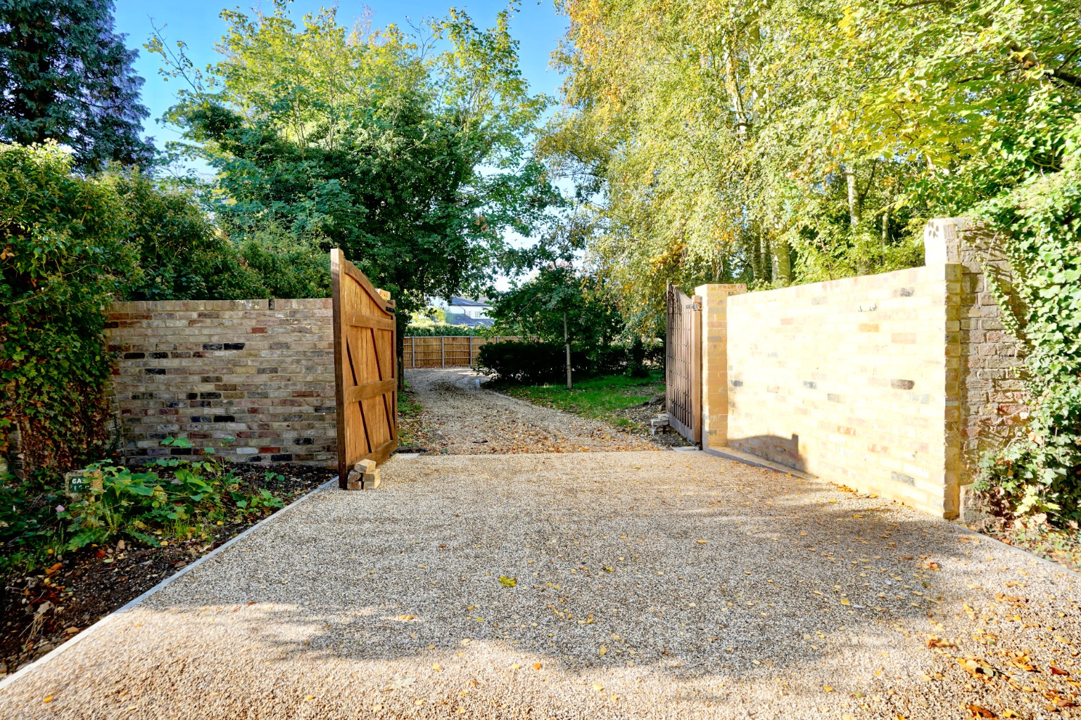 3 bed cottage for sale in High Street, Huntingdon 3