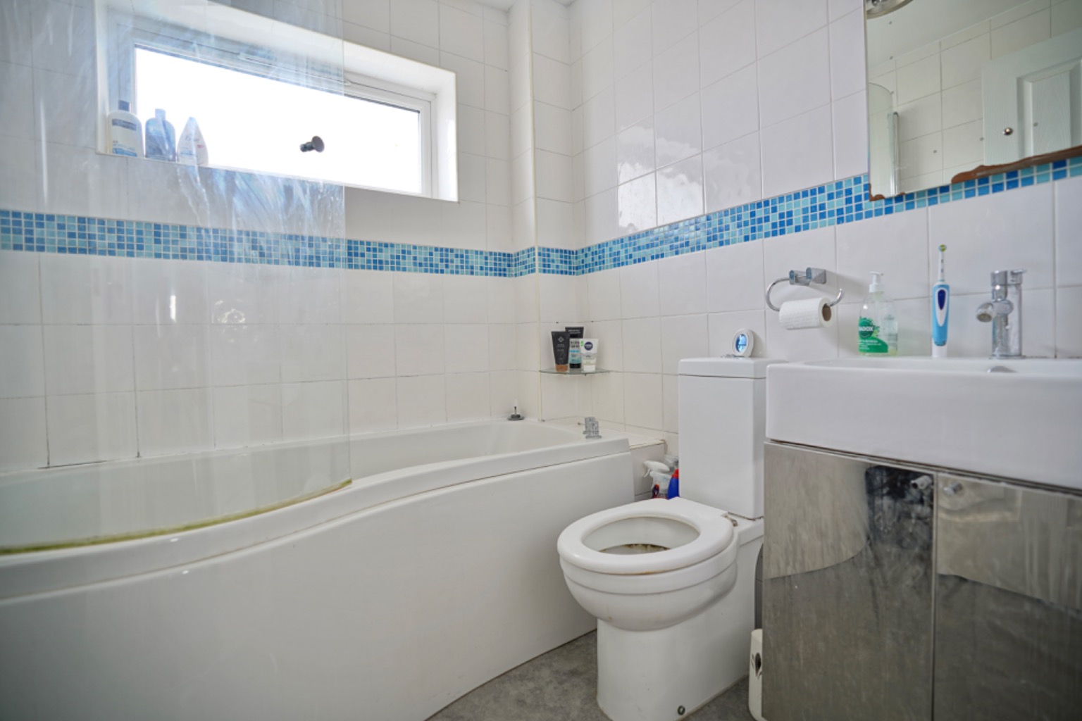 3 bed end of terrace house for sale in Bedford Crescent, St. Ives 10