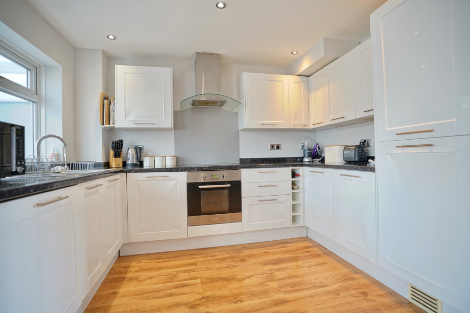 3 bed end of terrace house for sale in Bedford Crescent, St. Ives 5