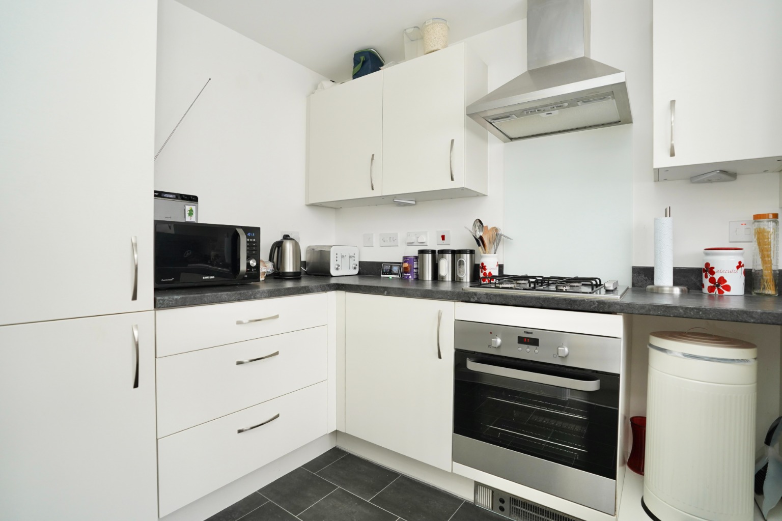 3 bed semi-detached house for sale in Beck Court, St. Ives  - Property Image 3