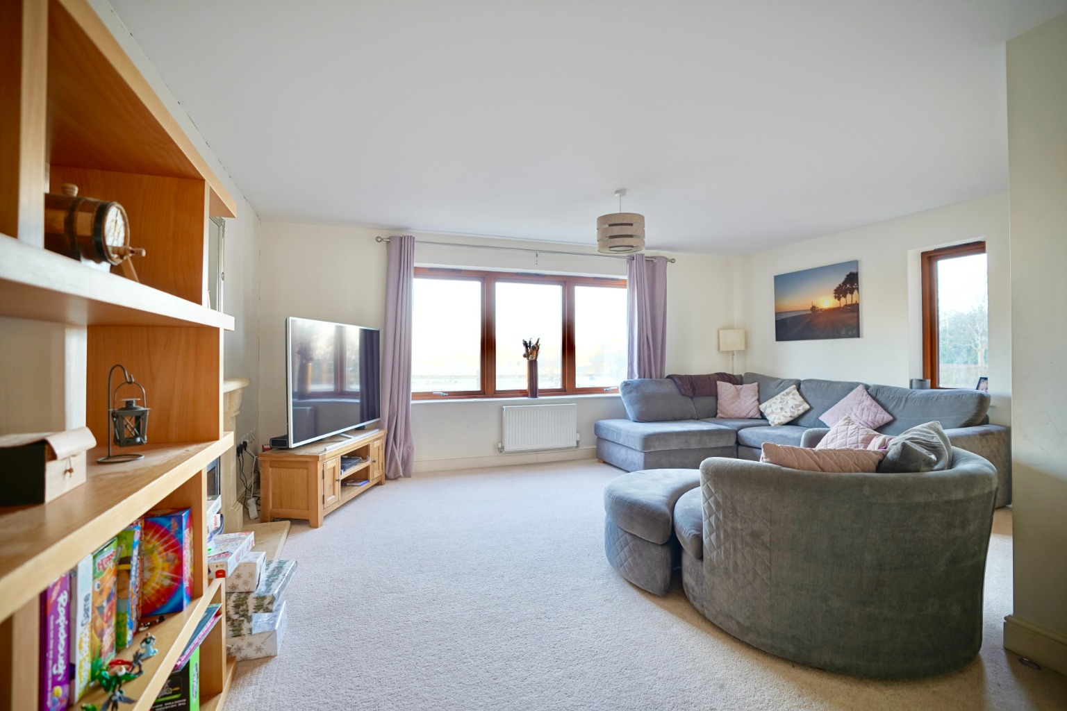 5 bed semi-detached house for sale in Manor Place, Huntingdon  - Property Image 8