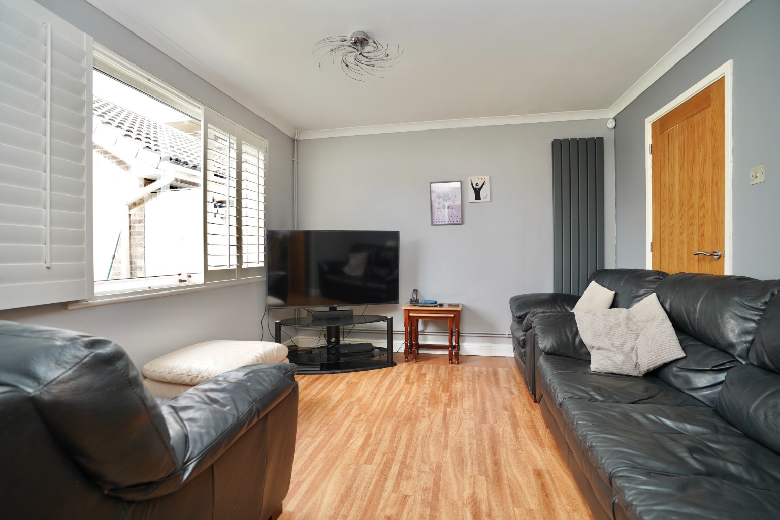 3 bed detached house for sale in Highfield Avenue, Huntingdon  - Property Image 2