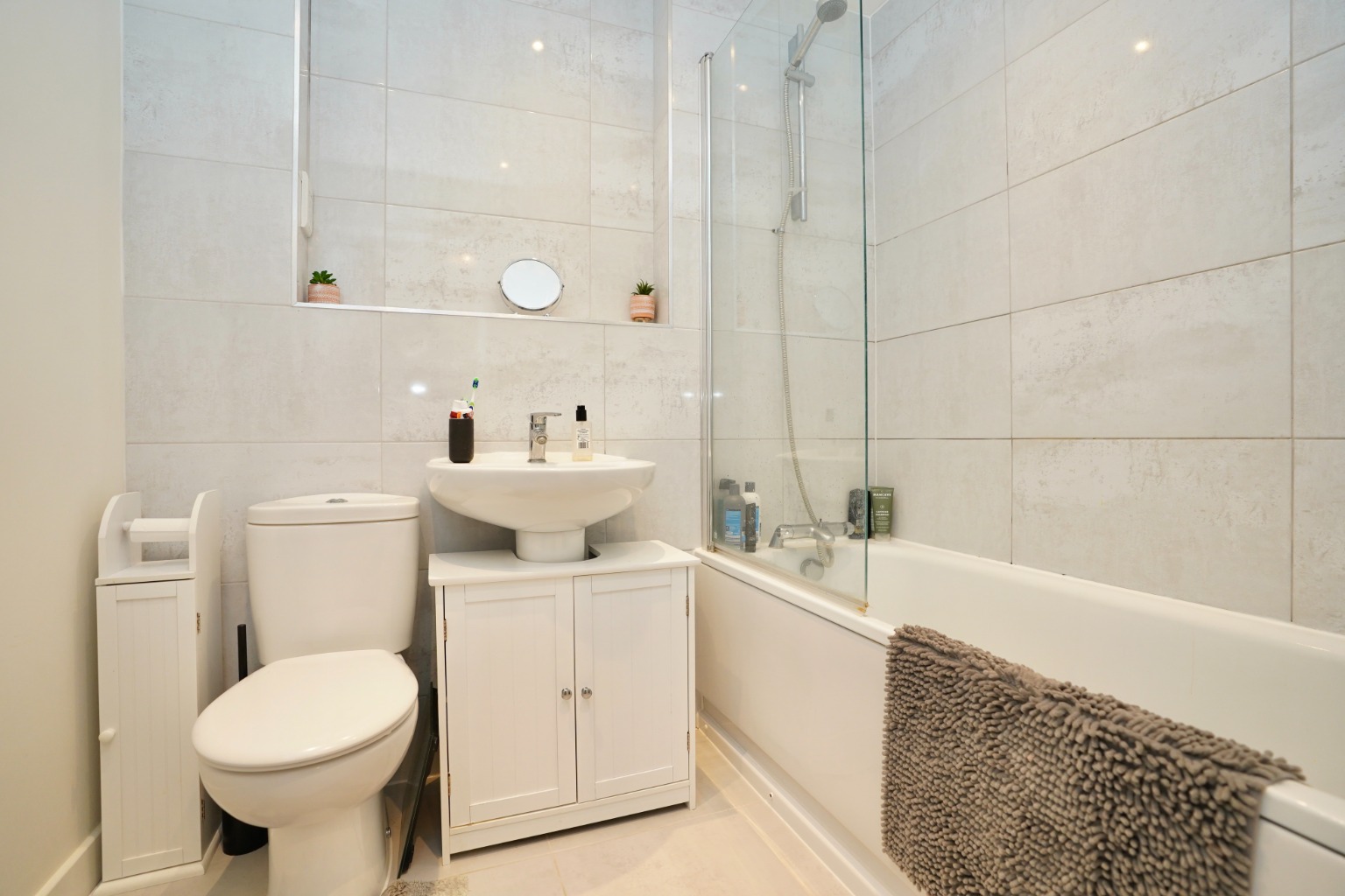 2 bed flat for sale in Walston Way, Huntingdon  - Property Image 6