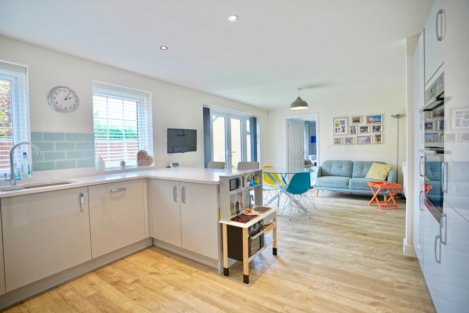 5 bed detached house for sale in Mahaddie Way, Huntingdon 7