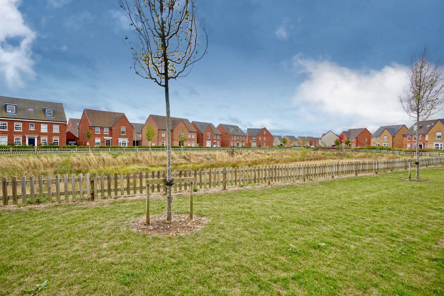 5 bed detached house for sale in Mahaddie Way, Huntingdon 21