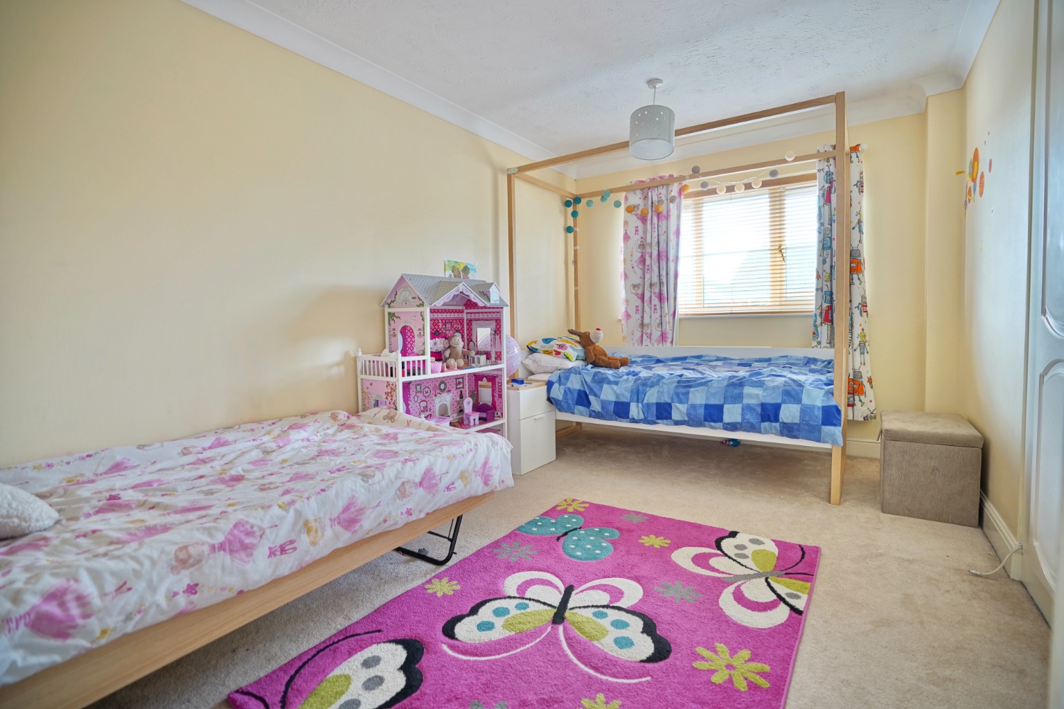 4 bed detached house for sale in Lomax Drive, Huntingdon 9