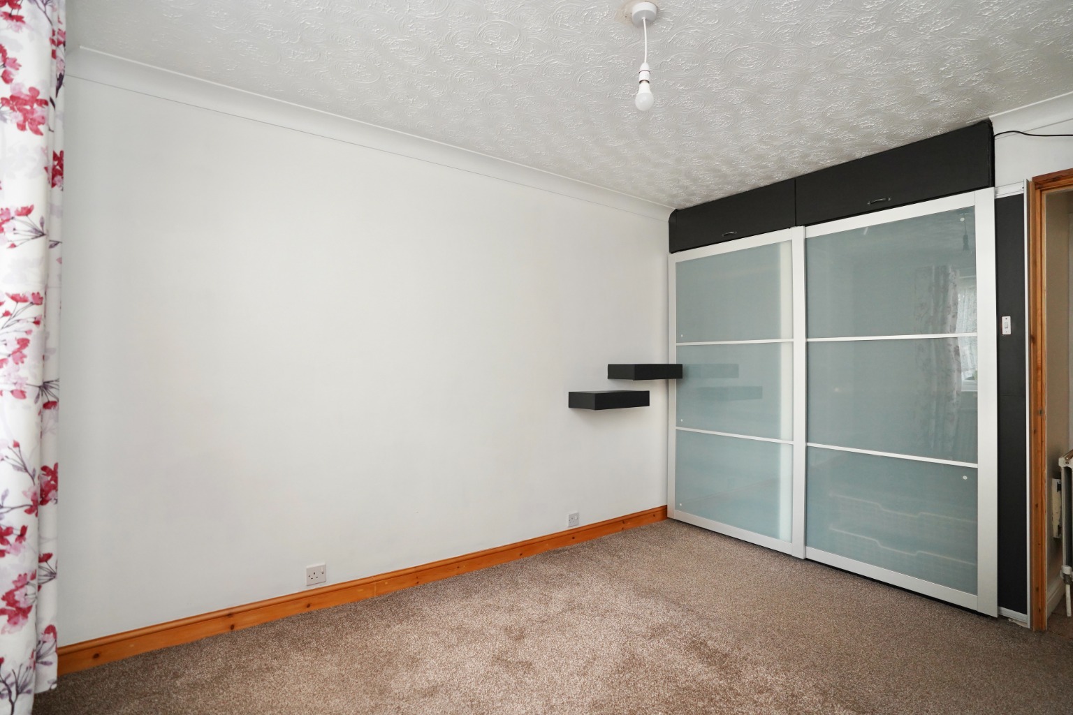 2 bed semi-detached bungalow for sale in Windsor Gardens, Huntingdon  - Property Image 8