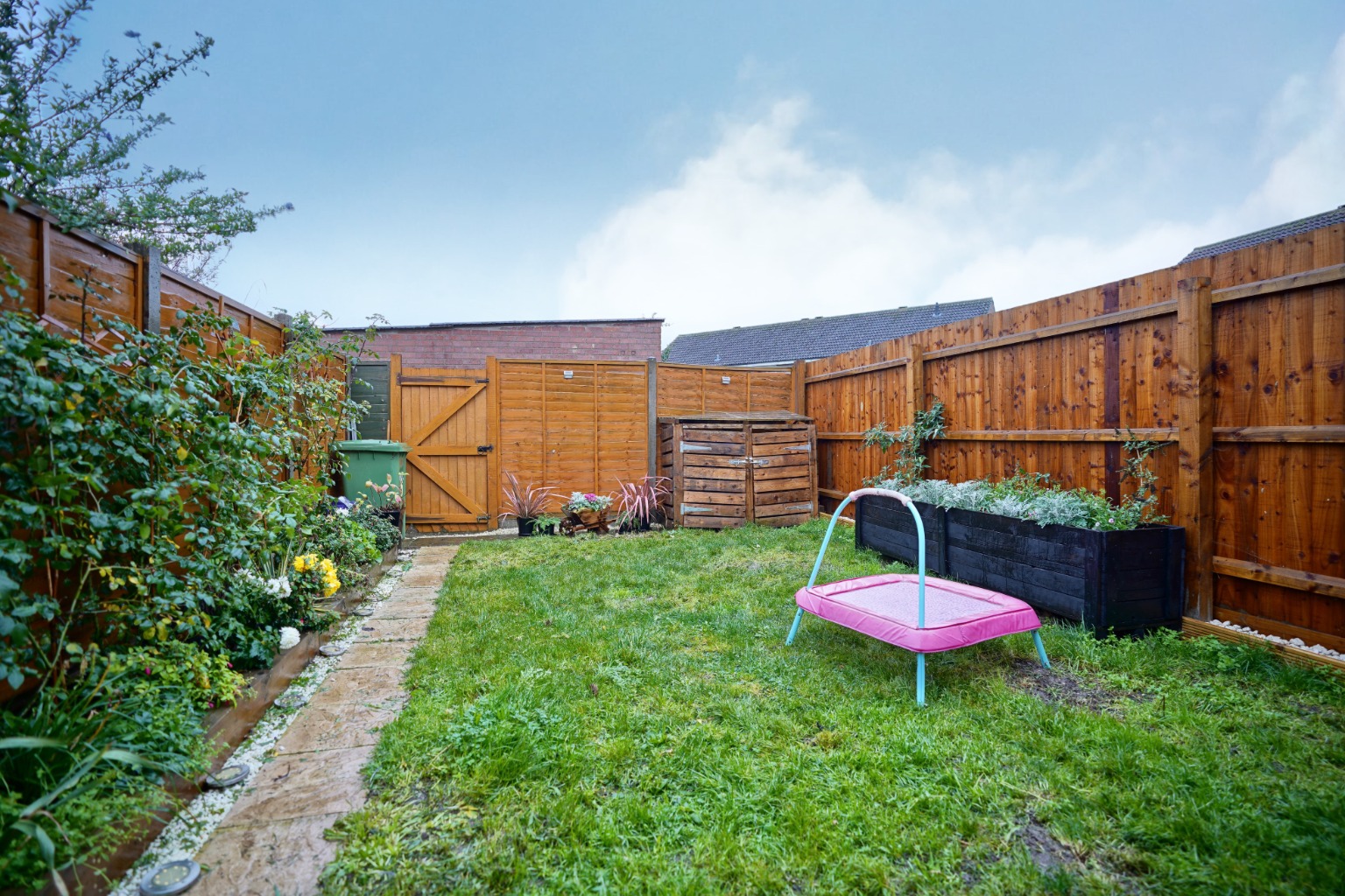 3 bed terraced house for sale in Stour Close, St. Ives 9