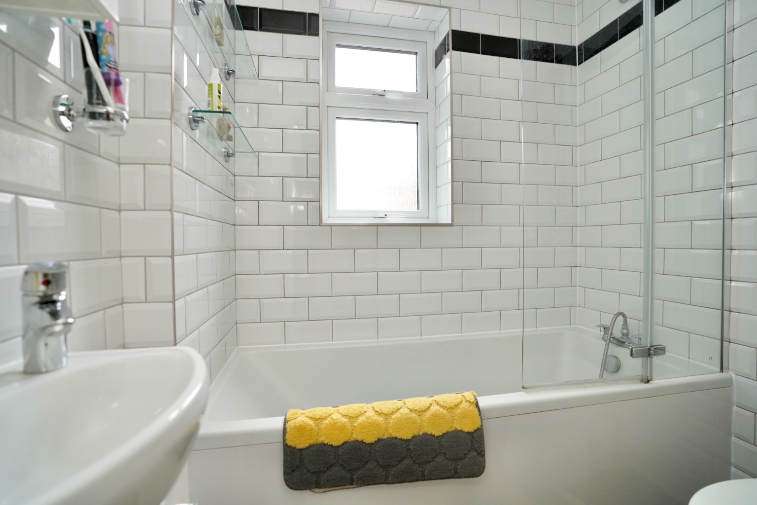 2 bed semi-detached house for sale in Lancelot Way, Huntingdon  - Property Image 4