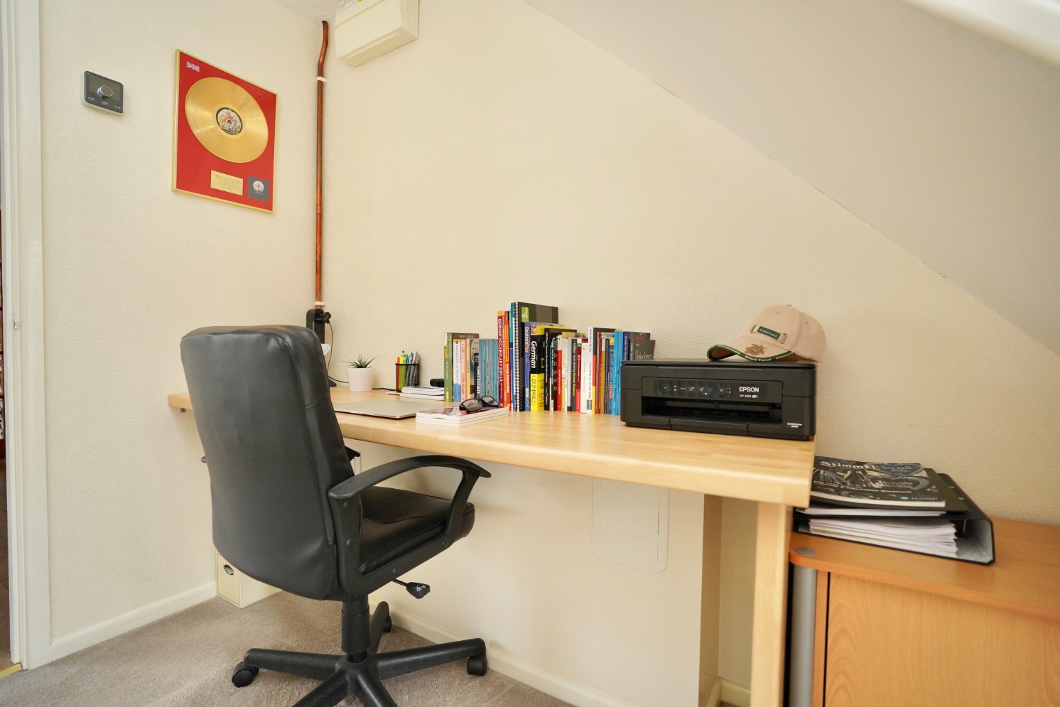 3 bed terraced house for sale in Saxon Close, Huntingdon  - Property Image 7