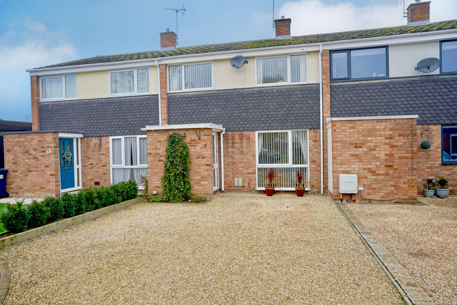 3 bed terraced house for sale in Saxon Close, Huntingdon, PE29