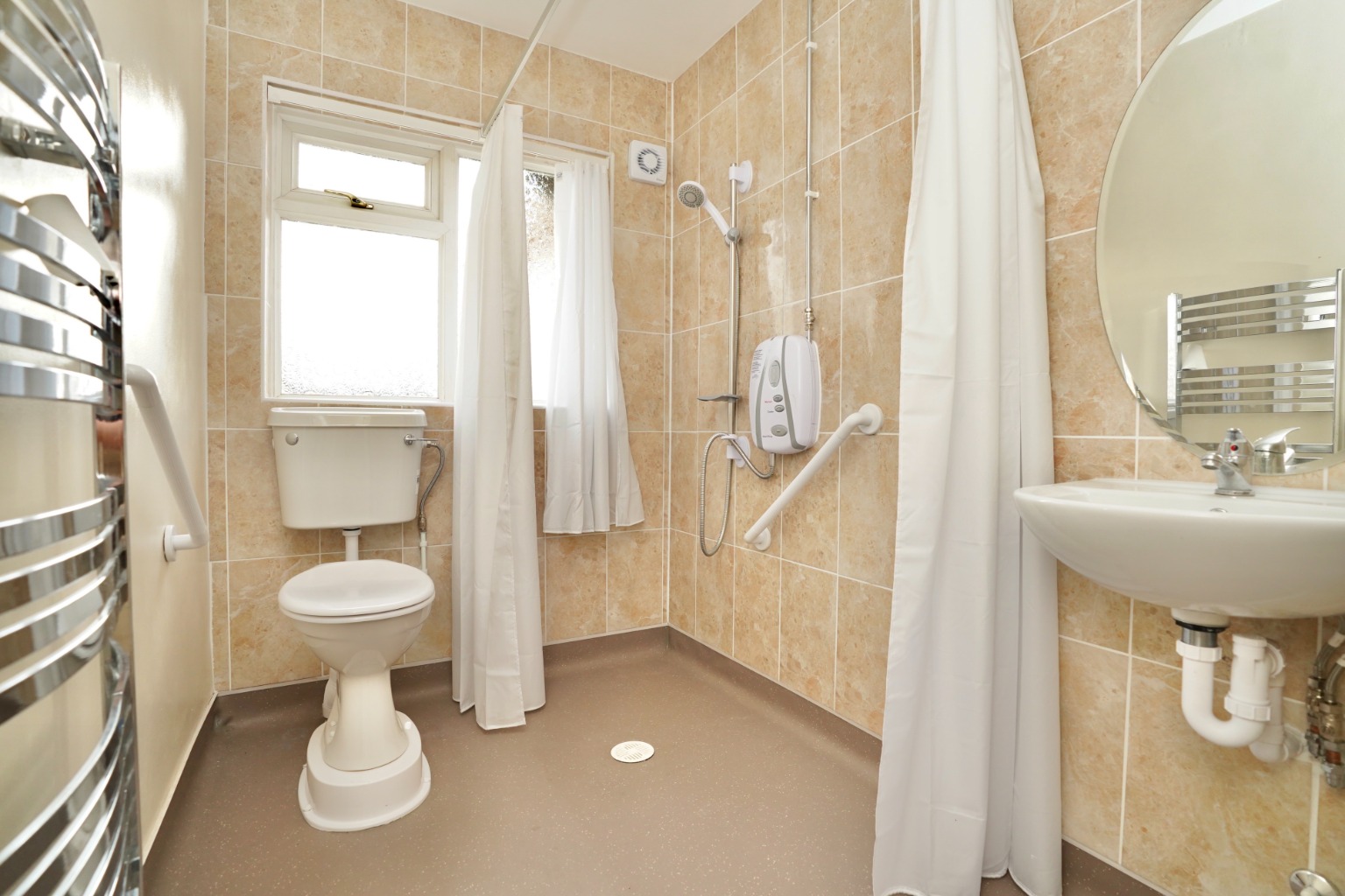 2 bed semi-detached bungalow for sale in Cedar Road, St. Ives  - Property Image 10