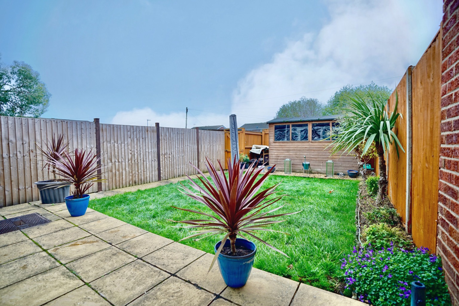 3 bed end of terrace house for sale in Lancelot Way, Huntingdon  - Property Image 4