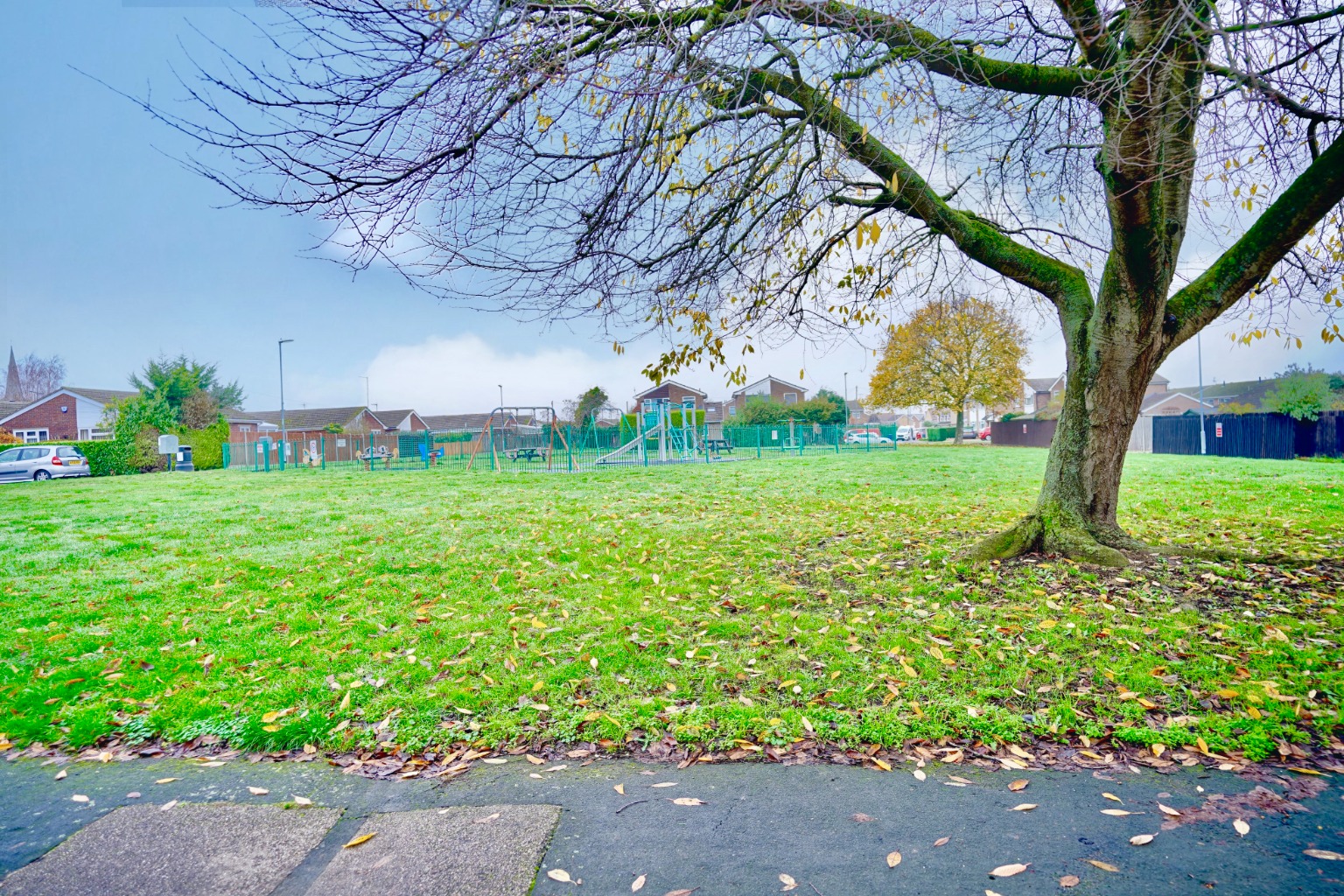 3 bed end of terrace house for sale in Lancelot Way, Huntingdon 14