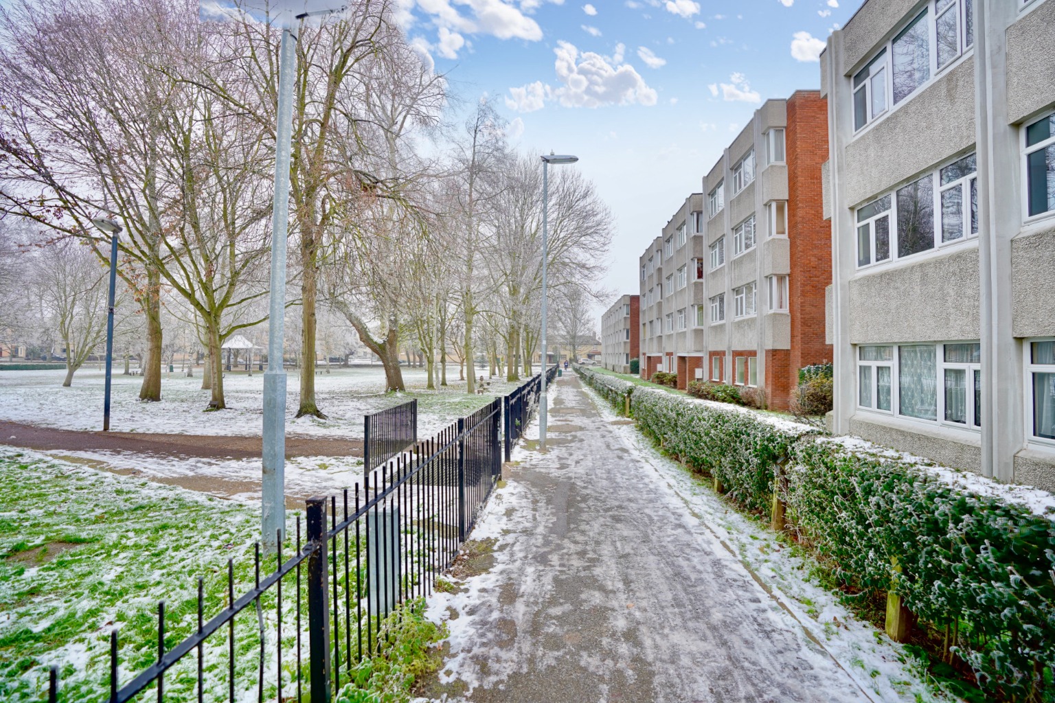 2 bed ground floor flat for sale in Grammar School Walk, Huntingdon - Property Image 1