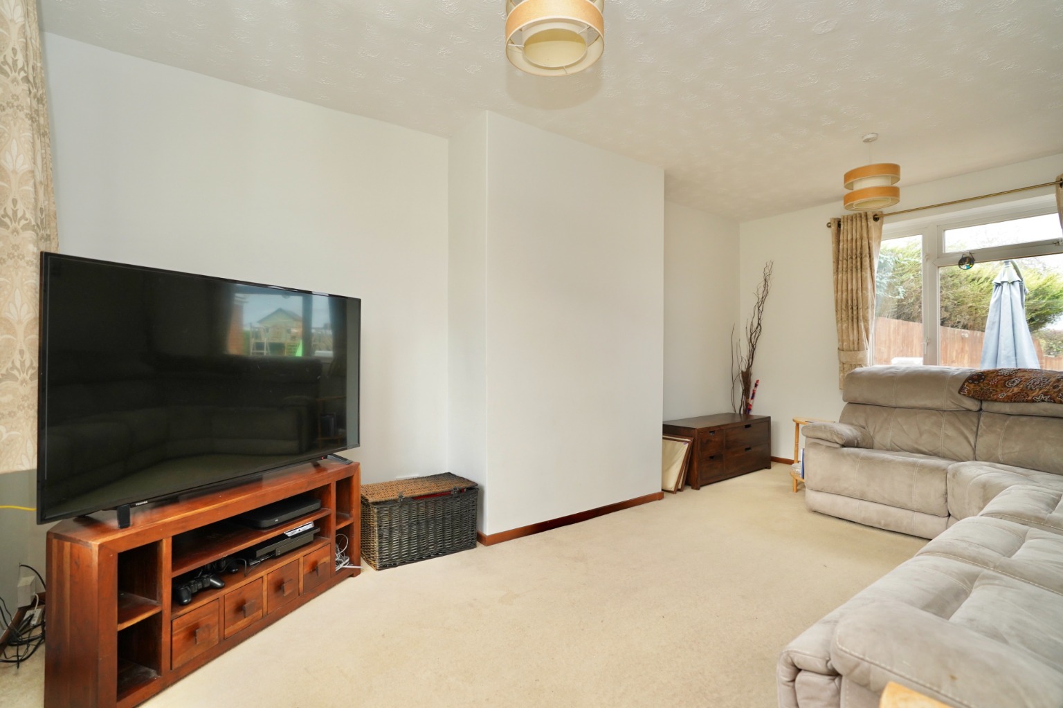 3 bed semi-detached house for sale in Coronation Avenue, Huntingdon  - Property Image 4