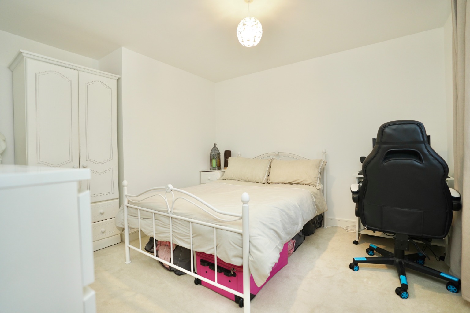 4 bed detached house for sale in Wagstaffe Close, Huntingdon 9