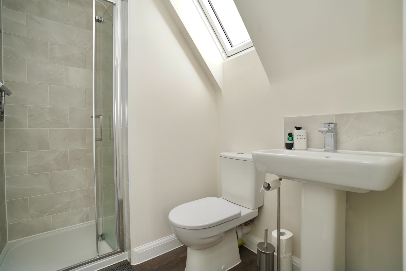 4 bed link detached house for sale in Innkeeper Way, Huntingdon  - Property Image 8