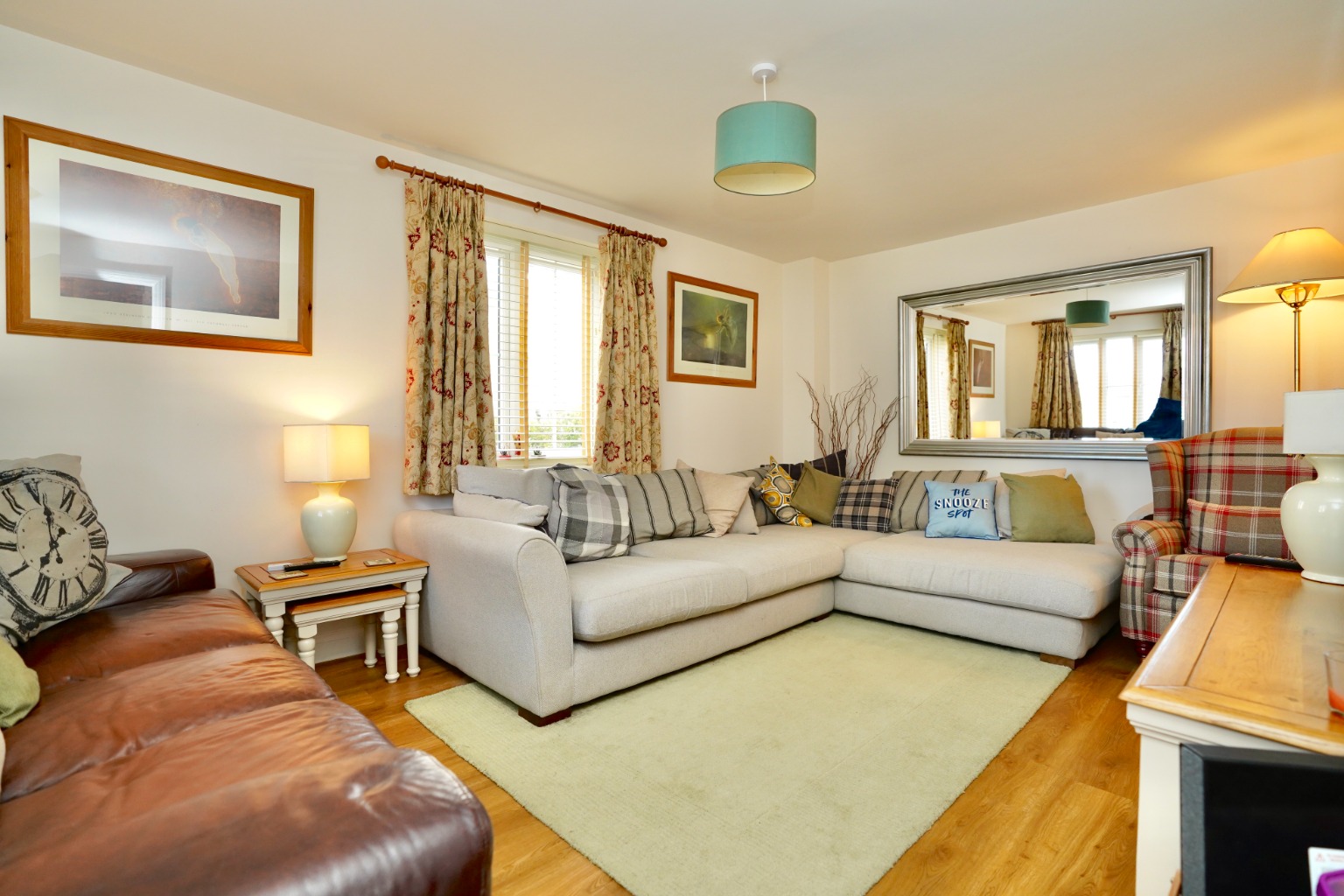 4 bed link detached house for sale in Innkeeper Way, Huntingdon  - Property Image 2