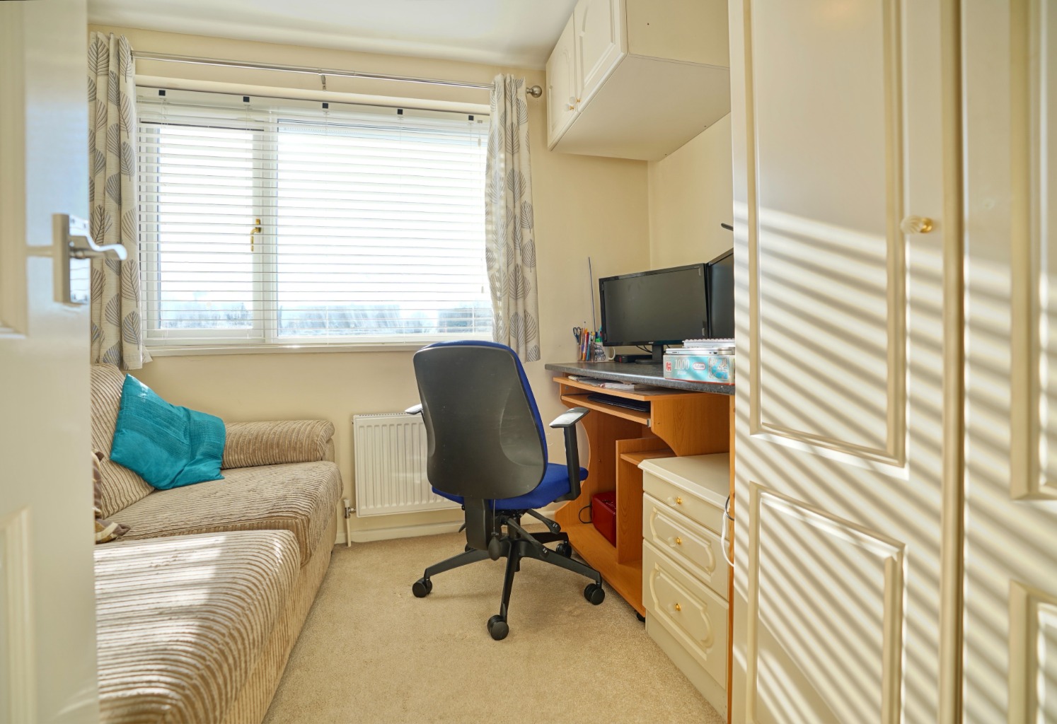 3 bed semi-detached house for sale in Hawthorn Way, St. Ives 10