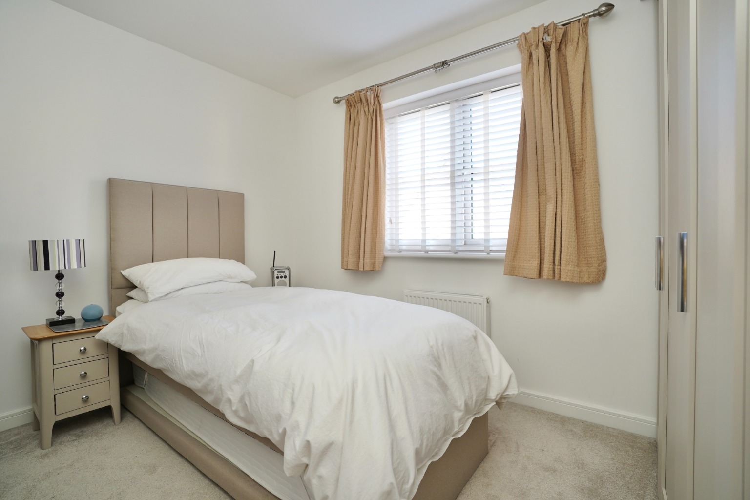 3 bed detached house for sale in Suffolk Close, Huntingdon 6