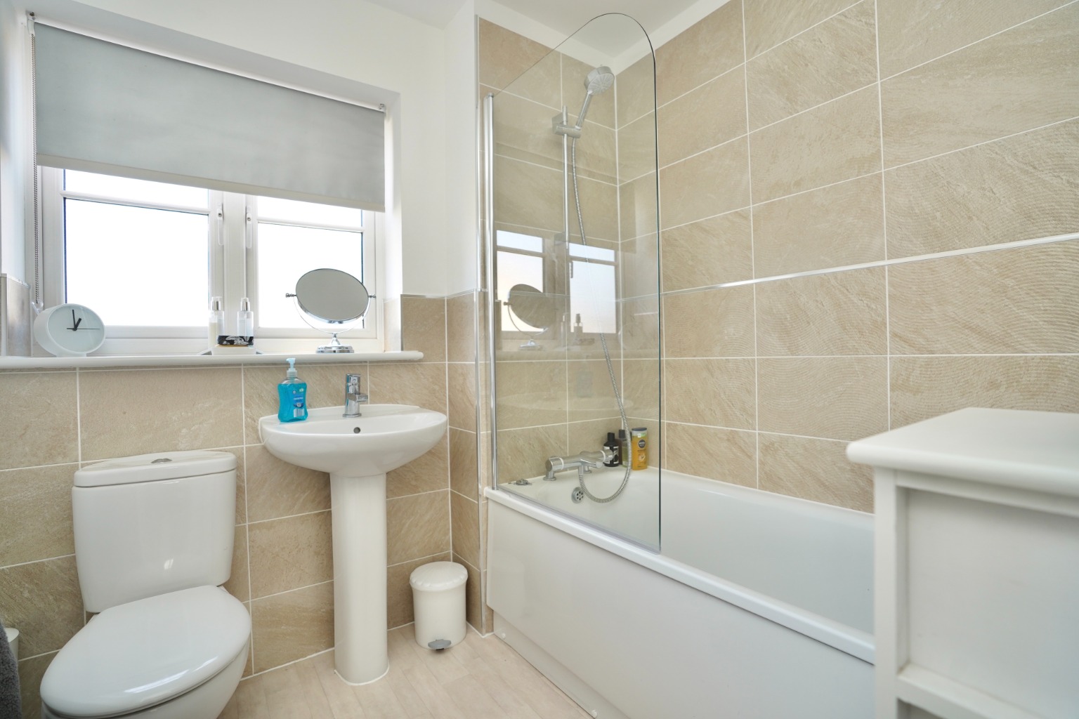 3 bed detached house for sale in Suffolk Close, Huntingdon  - Property Image 9