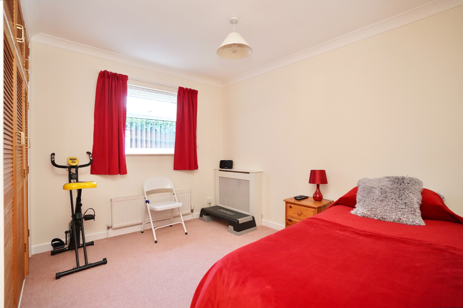 3 bed detached bungalow for sale in Parkhall Road, Huntingdon 10