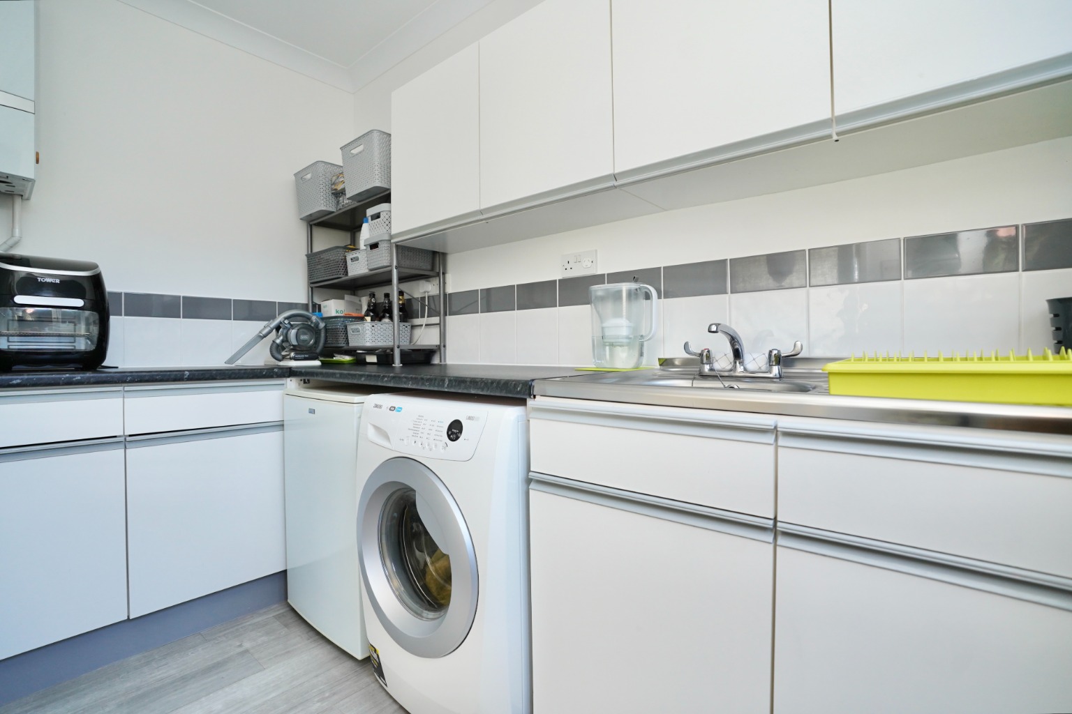 3 bed detached bungalow for sale in Parkhall Road, Huntingdon  - Property Image 7