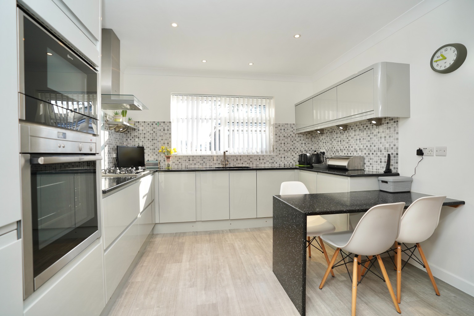 3 bed detached bungalow for sale in Parkhall Road, Huntingdon  - Property Image 6