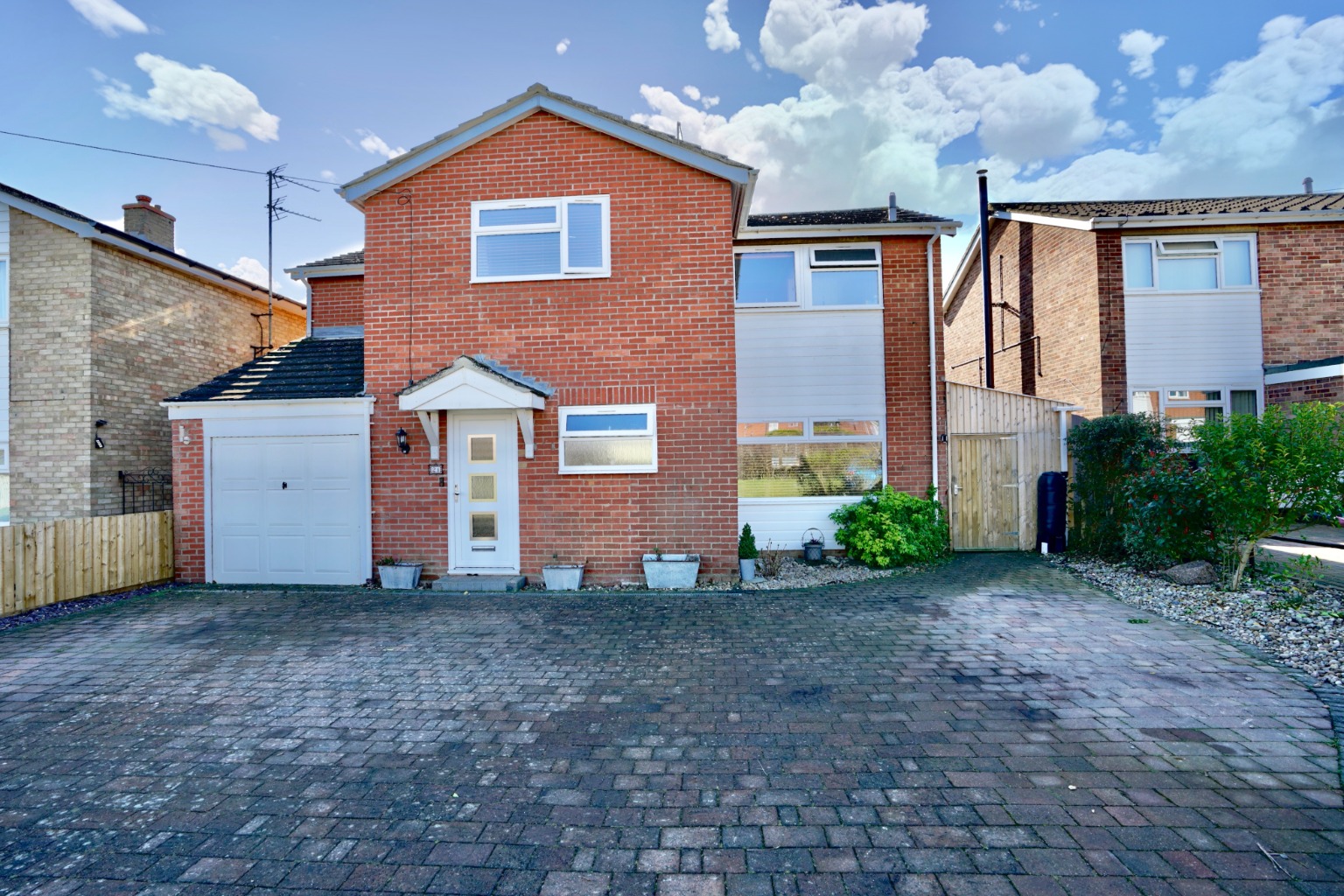 4 bed detached house for sale in Acacia Avenue, St. Ives  - Property Image 2