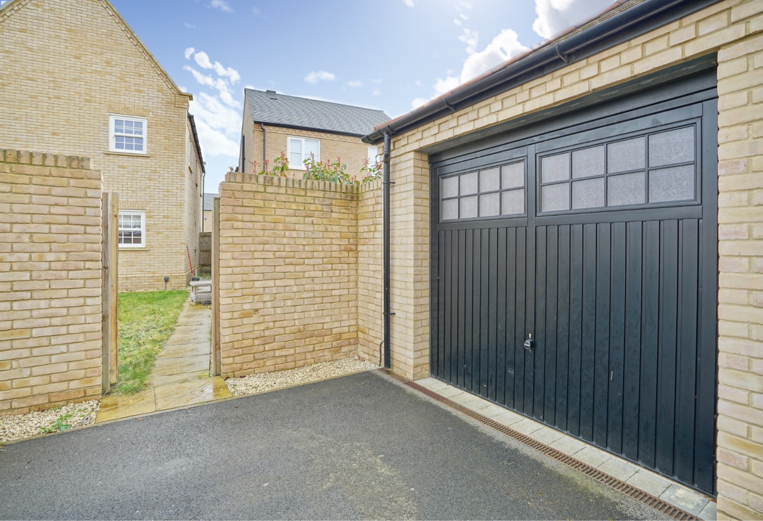 3 bed detached house for sale in Hunnane Drive, Huntingdon 11