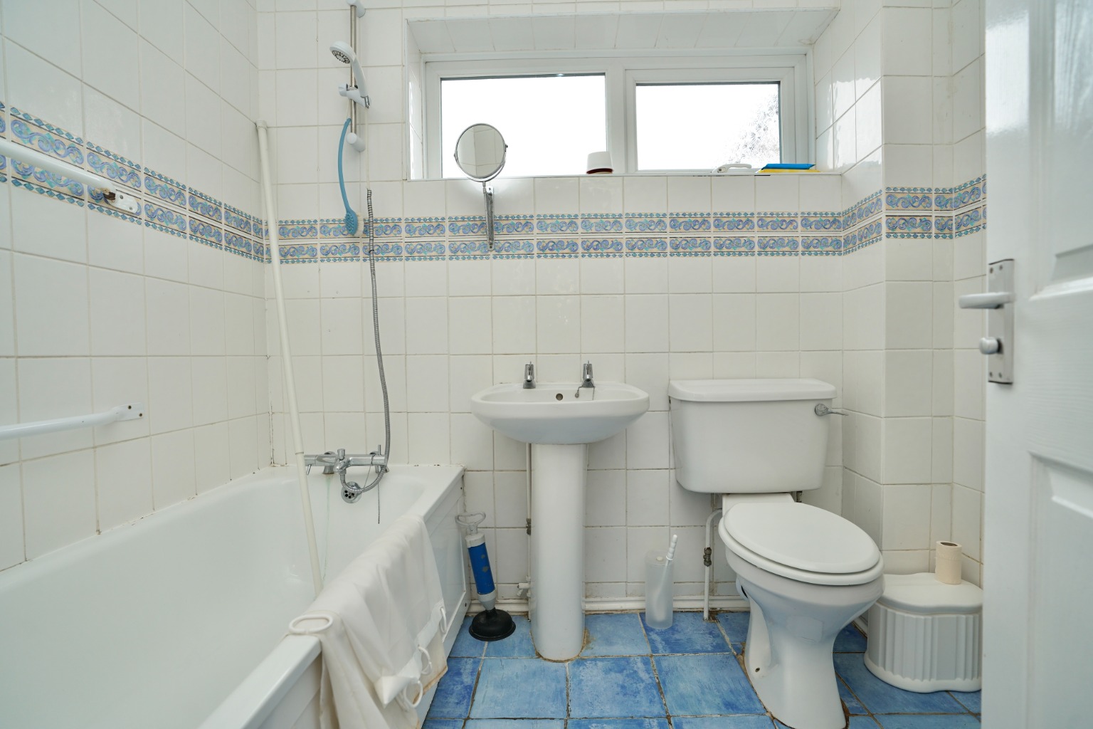 3 bed semi-detached bungalow for sale in Overcote Lane, St. Ives  - Property Image 10