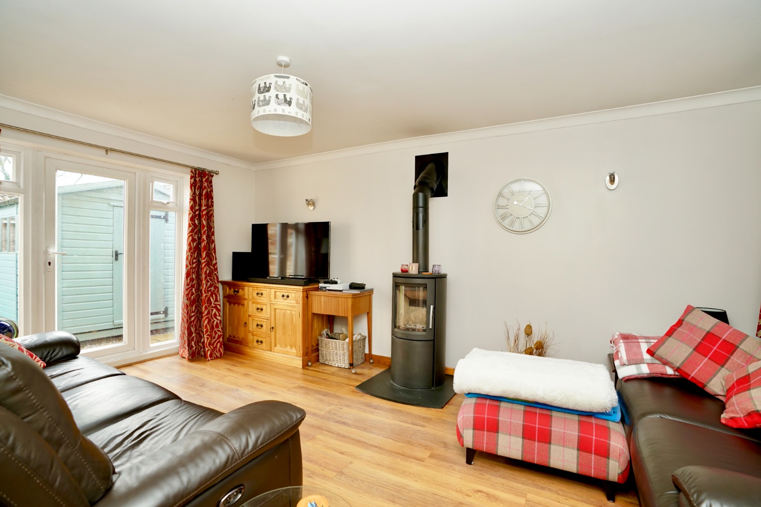 3 bed detached house for sale in Elizabethan Way, Huntingdon  - Property Image 3