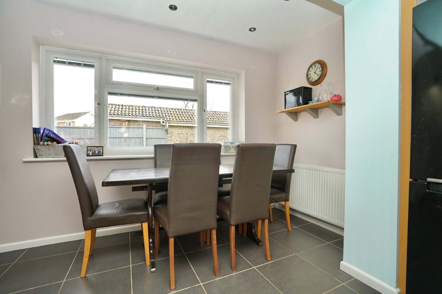 3 bed detached house for sale in Elizabethan Way, Huntingdon  - Property Image 6