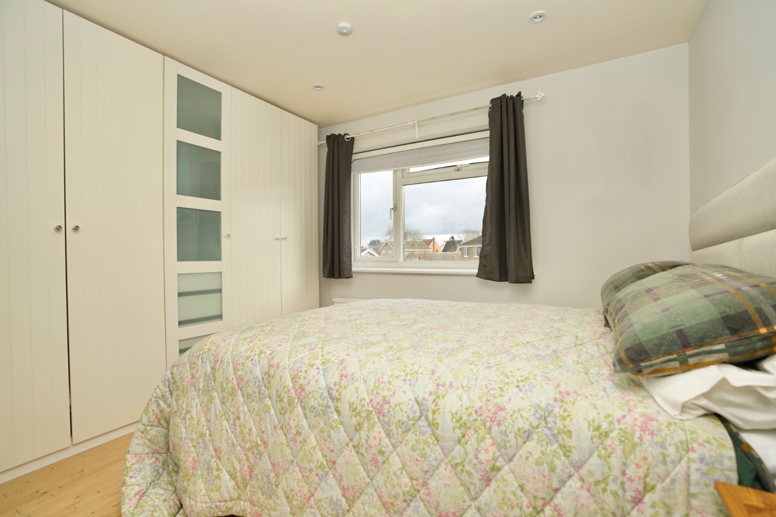 3 bed detached house for sale in Elizabethan Way, Huntingdon  - Property Image 8