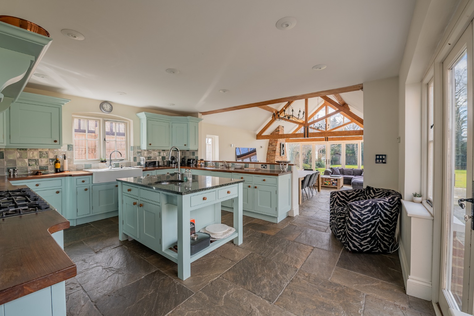 6 bed detached house for sale in Ermine Street, Huntingdon 5