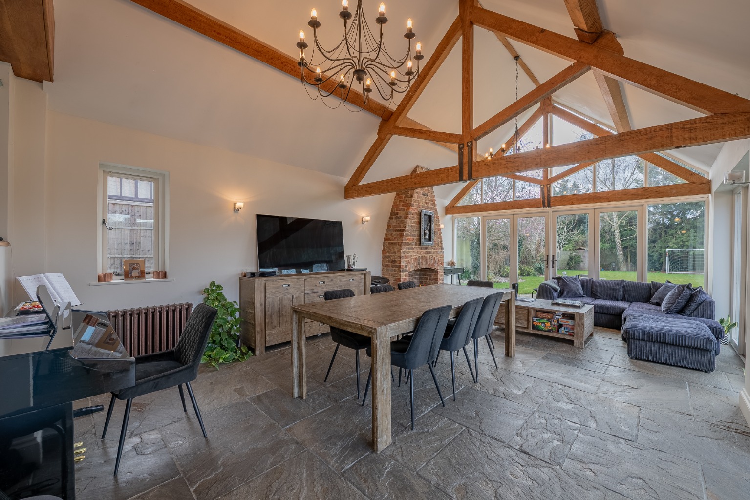 6 bed detached house for sale in Ermine Street, Huntingdon  - Property Image 5